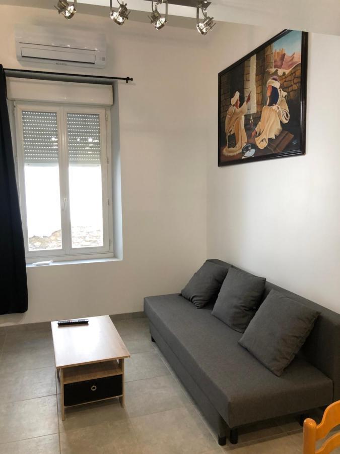 Appartement En Centre Ville Hyères Exterior foto