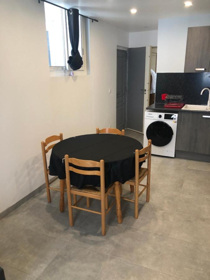 Appartement En Centre Ville Hyères Exterior foto